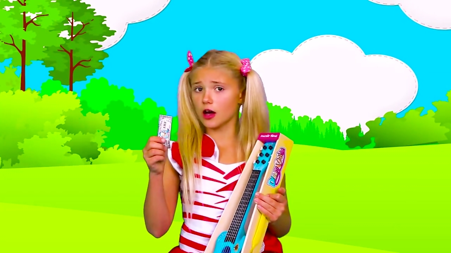 اسباب بازی ها و خانواده مهربان - گیتار زدن پولینا و ماری